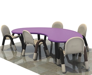 Picture of plastic chair and table 09