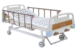 Manual Hospital Furniture Beds With 2 Cranks For Hospital ICU Room